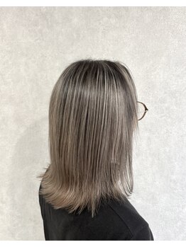 コーラル ヨコハマ(Coral yokohama)の写真/Coral yokohamaで、髪を傷めず白髪を柔らかくカバーするおしゃれなグレイカラーを体験しませんか？