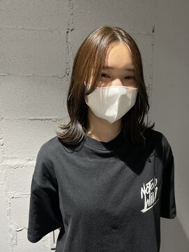 ライン(LYNE) オリーブブラウン