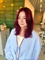 イェスオキナワ(yes okinawa) たっぷりレイヤーカットが可愛いチェリーカラー
