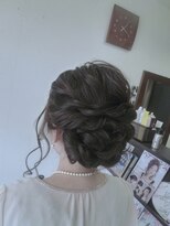 結婚式お呼ばれモコモコツイストアップ
