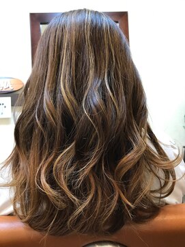 ヘアアンドメイク オハナ(hair&make ohana) ナチュラルハイライト