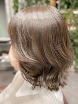 ビースリー ロア&nbsp;外ハネスタイル×透明感カラー 2022/02/10