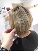 ベージュカラー