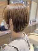耳かけベージュショート