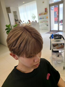 スリーヘアーデザインズ(Three Hair Designs) a