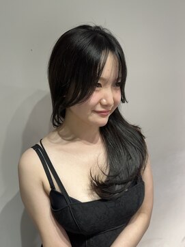 ワン バイ ジエクト(One by The Ect) 大人色気レイヤーカット小顔前髪　黒髪アッシュブラック