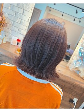 ノア(noah) 切りっぱなし外はねボブ