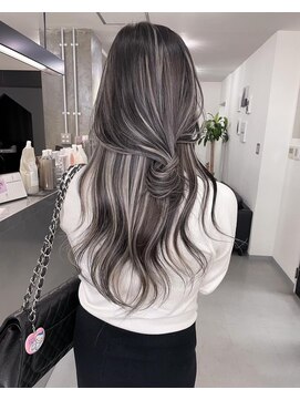 キング 心斎橋店(K!ng) ハイライトカラーミルクティーベージュレイヤーカット