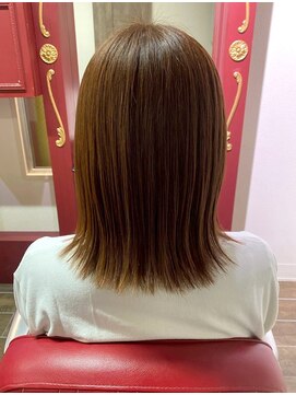 ツヤ感ストレート/切りっぱなしボブ/明るめブラウン/外ハネボブ