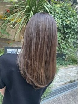 オーガニックサロン フェイス 梅田店(organic salon face)の写真/【長さ一律】低刺激で髪にたっぷり潤いを与えるオーガニックカラー★敏感肌でお悩みの方は是非試してみて♪