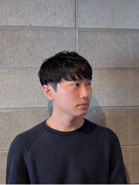 ワンワンオー バーバーショップ コンチネンタル(@110 BARBER SHOP continental) 韓国風ナチュラルマッシュ海外風センターパートカルマヘア