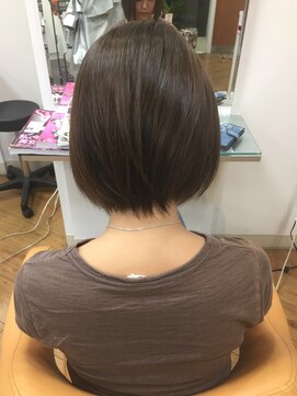 トゥエンティーフォー 泉大津店(24) 前下がりボブでナチュラルブラウン