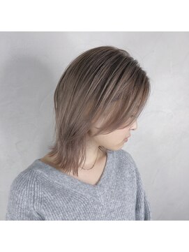 ジゼル(gisele) ネオウルフ×スノーグレージュ