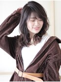 大人カジュアルなミディアムスタイル