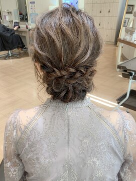 ピーディーフィノ 大通(PD fino) ふんわり編み込みアップスタイル