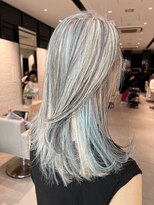 ステア ケース(stair case)&nbsp;白髪を全力で楽しもう！ブルーとグレージュローライト白髪活かし