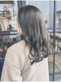 オリーブベージュ
