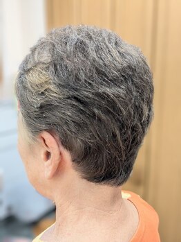 主婦の美容室ふぁむの写真/《全員OK!カット+リタッチカラー90分¥7200 ロング料金有》短時間でしっかり染まる!仕事/家事で忙しい方に♪