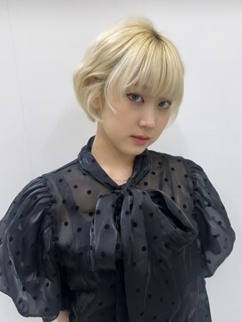 シェノン バイ アランスミシー 表参道(CHAINON by Alan smithee) ブロンドショートボブ×顔周りレイヤーカット