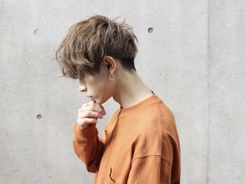 ネウィ 調布(newi)の写真/《調布駅3分》あっと言われる垢抜け男前ヘアならnewiにお任せ![メンズカット+眉カット+シャンプー¥4500]