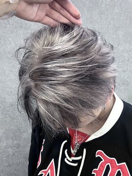 アイトーキョー 渋谷(AI TOKYO) ホワイトシルバー/ローライト/デザインカラーフェザーショート