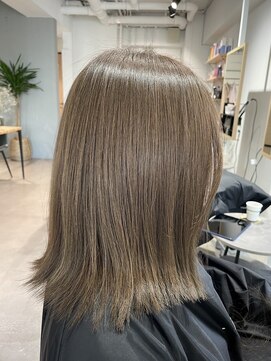 シキ 戸塚(Shiki.) 黒髪/クラゲヘアー/オリーブグレー/小顔/ココアベージュ/戸塚