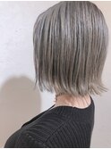 切りっぱなしボブライトグレージュ
