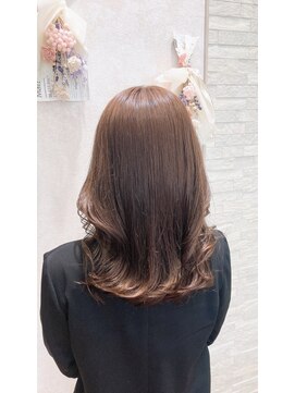 オラ ボーテ(Aura Beaute) 30代40代50代大人かわいい 韓国風ナチュラルセミロングスタイル