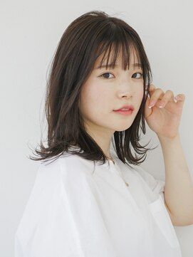 シルフィ(sylph) 外ハネ　ミディアム　大人可愛い　シースルーバング　ボブ