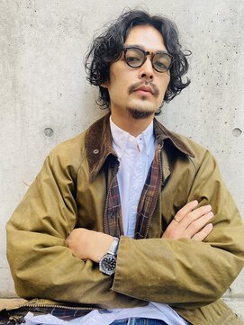 メーヴェ(Mowen) mowen 南堀江 メンズ ウルフ センターパート メンズパーマ