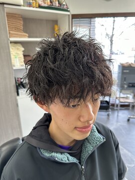 エイト(AITE) ツイストスパイラルパーマセンターパート<理容室>川口鳩ヶ谷52