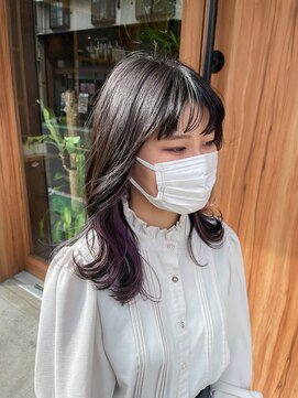 エルナ(ELNA) インナーカラー紫のチラ見えが可愛い♪くびれミディ