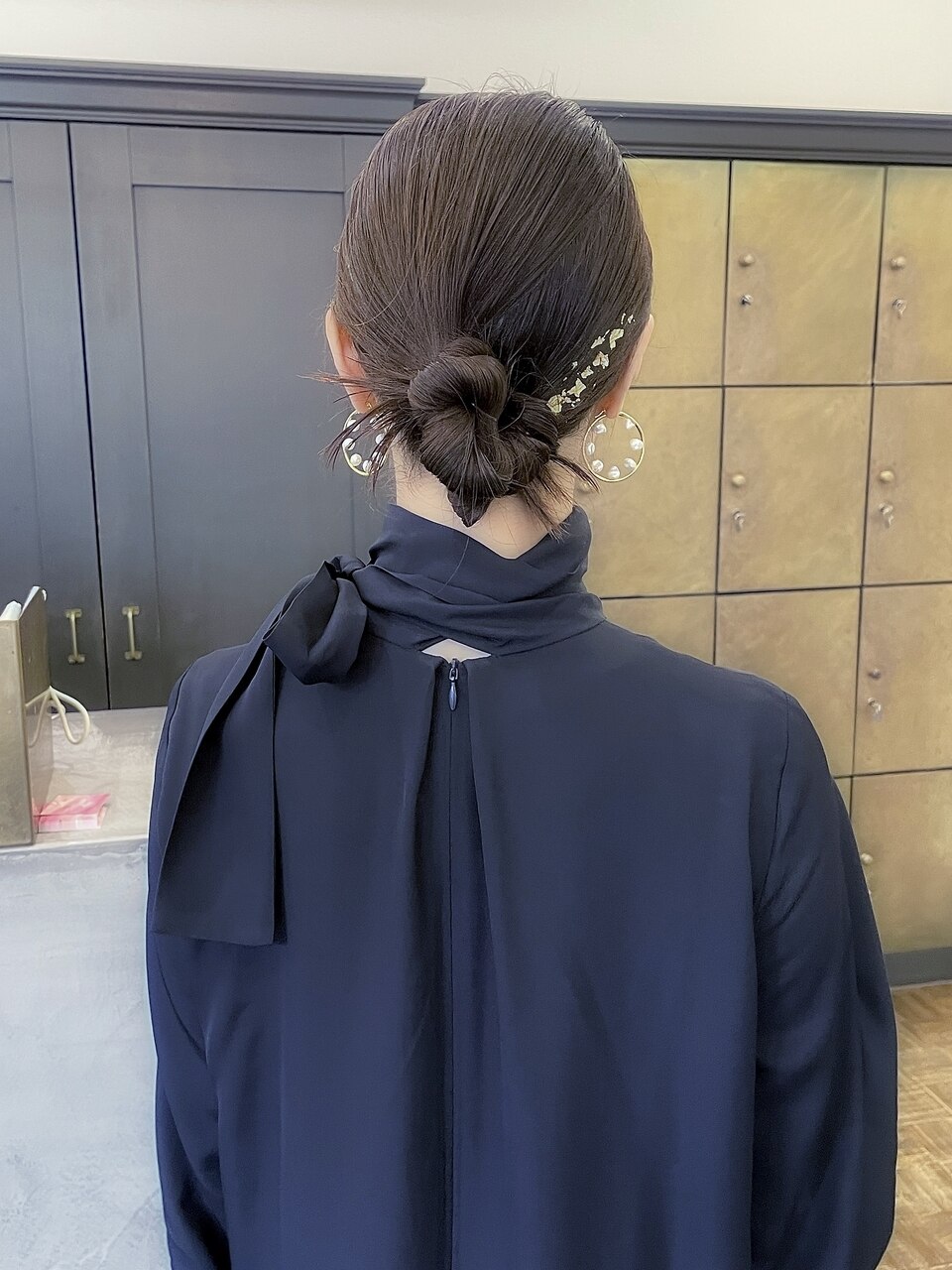 結婚式ヘアセットヘアアレンジタイトシニヨン：L192718106｜ヘアー