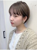 大人かわいい丸みショートオリーブベージュ簡単スタイリング