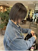 くすみブルーグレージュ前下がりボブ/大人ストリート
