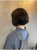 切りっぱなしショートボブスタイル