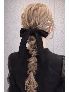 ストゥー(StueW.) お呼ばれパーティーヘアセット13/ヘアメイク/ブリーチ/レイヤー