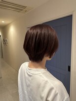 フィーラ(Feela) ピンクカラー×ショートヘア