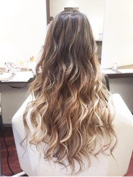 ビアンコ(BlANCO) 【BLANCO】軽く見せるホワイトベージュ（IZU）