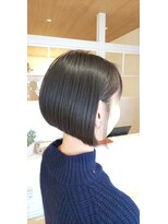 ラテラル(lateral)&nbsp;前下がり艶ボブ