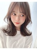 くびれカットヘア（小顔オリーブカラーハイライトカラー）