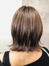 ラジ(lagi)&nbsp;外ハネ系ミディアムボブ