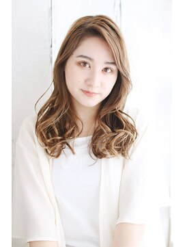 シュシュット(chouchoute) 大人かわいいこなれ美髪ミディホワイトグレージュネビージュ/034