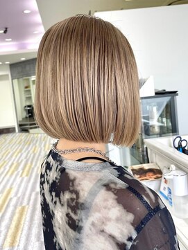 アフューズバイストゥー(Vfuse by StueW) ボブ/ゴールドブロンド［岡山][倉敷][水島］