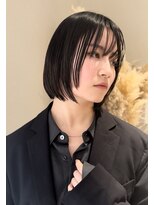 顔まわりレイヤー黒髪ショート前髪ありモードうざバング丸み
