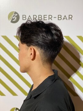 バーバーバー 四谷(BARBER-BAR) 爽やかアップバングツーブロックスタイル