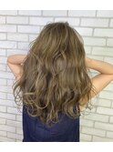 ツヤグラデーションベージュケアブリーチハイトーンミディアム