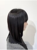 黒髪艶ミディアム×前髪あり