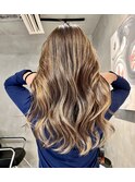 バレイヤージュ ハイライト レイヤーカット ショート ボブ