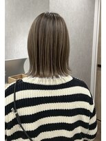 アンビシャス せんげん台店(ambitious)&nbsp;ミディアムボブ細めハイライト　くすみベージュ